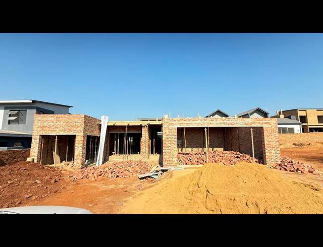 4 BEDROOM HOUSE FOR SALE IN FOUNTAINBROOK ESTATE